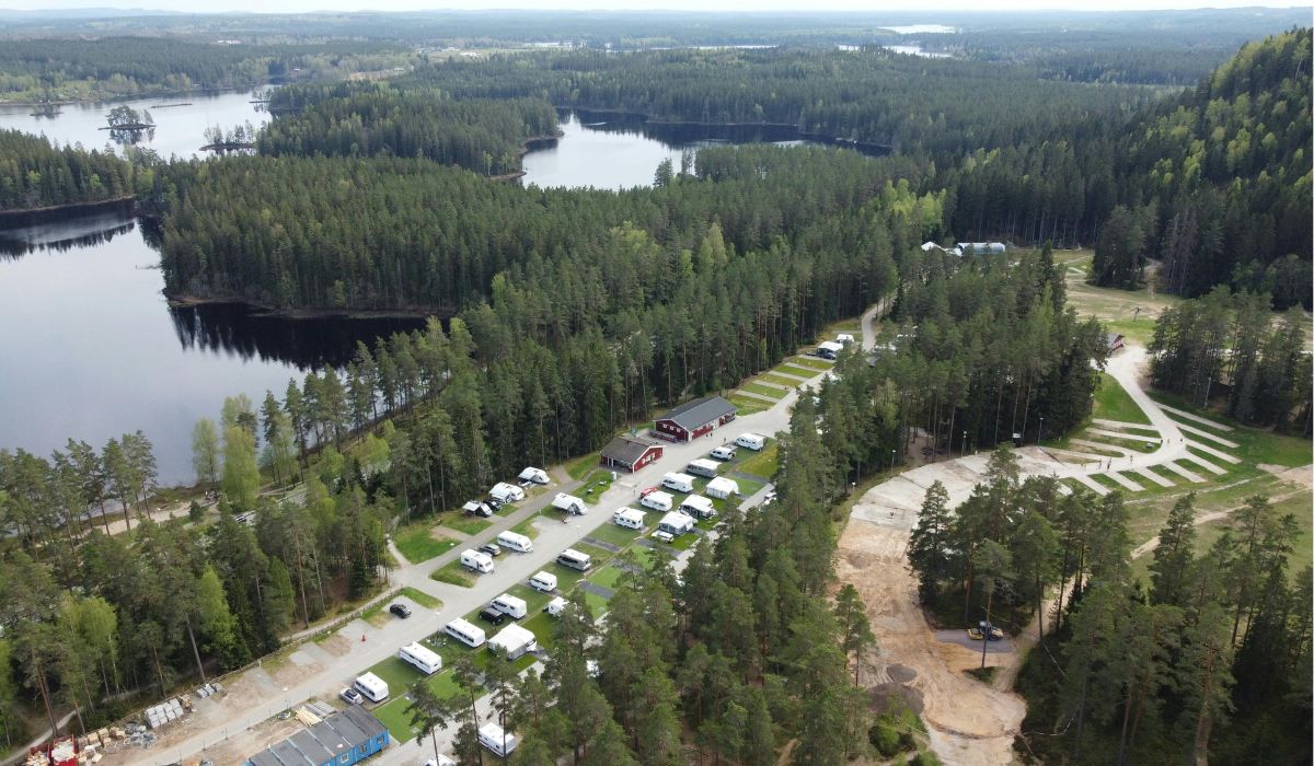 reissulle Vapun tai helatorstaina pitkän viikonlopun aikana
